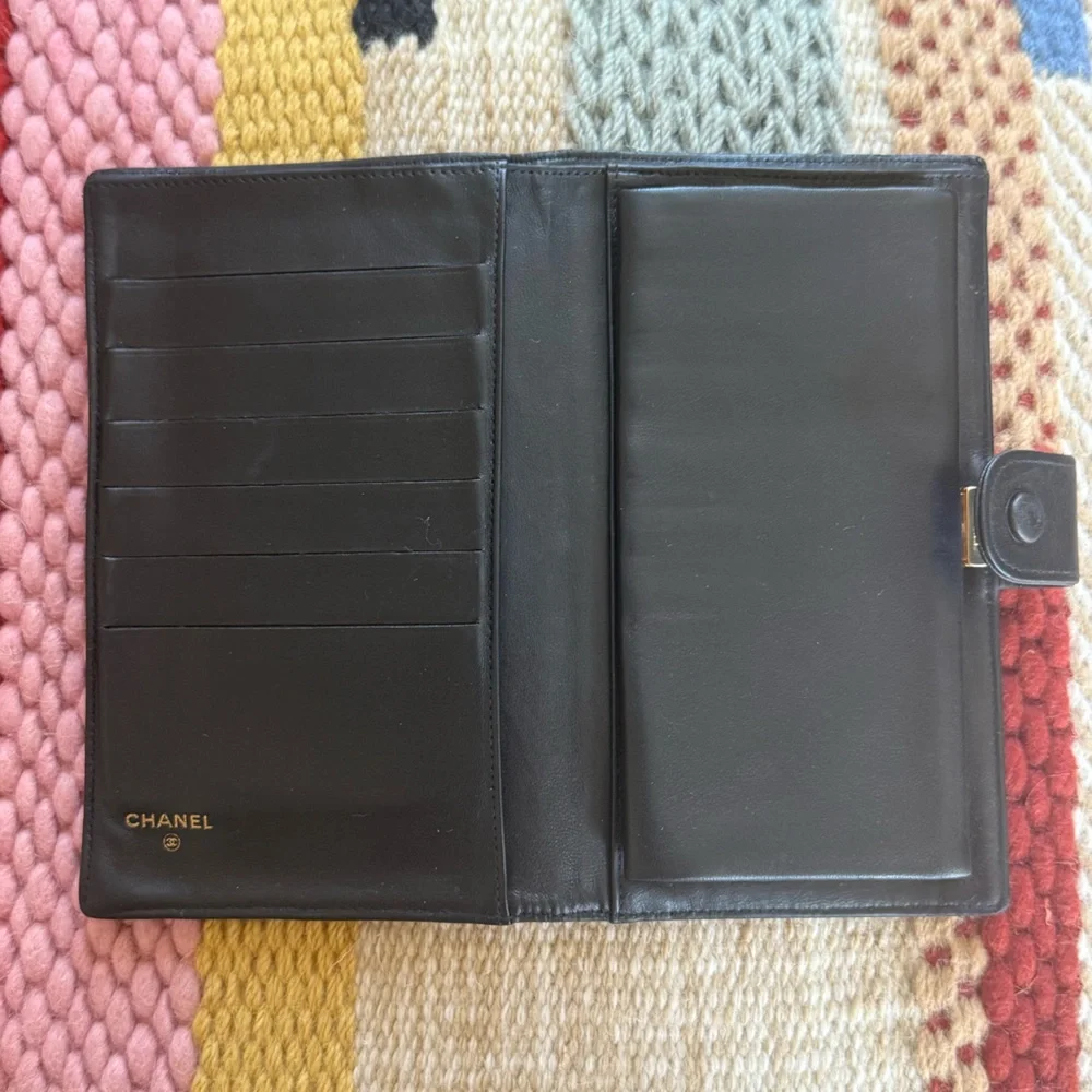 CHANEL Classic Black Leather Wallet - Picture 4 of 10